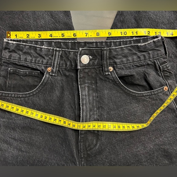 Bundle 3/$25
Zara (2) Black High Rise Mom Jeans - Picture 10 of 13